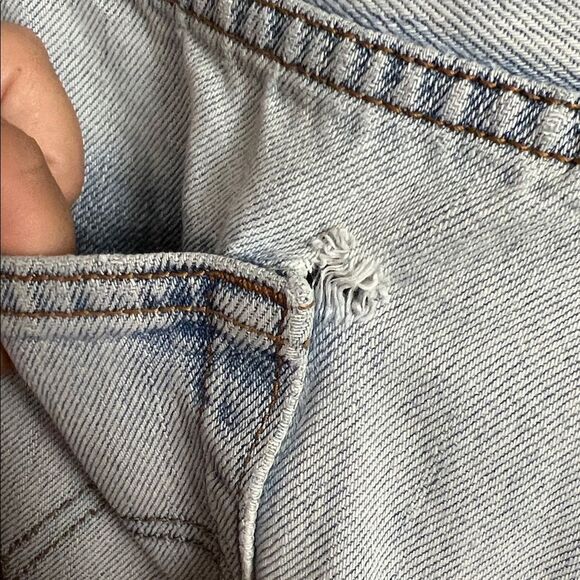 Vintage Levi’s Men’s Size 32/Women’s Size 6 Relaxed Fit 550 Cutoff Wedgie Shorts - Picture 6 of 9